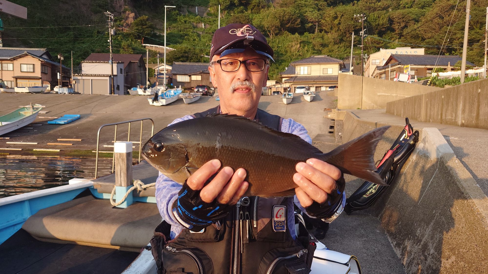 尾長グレ、42cmでした。