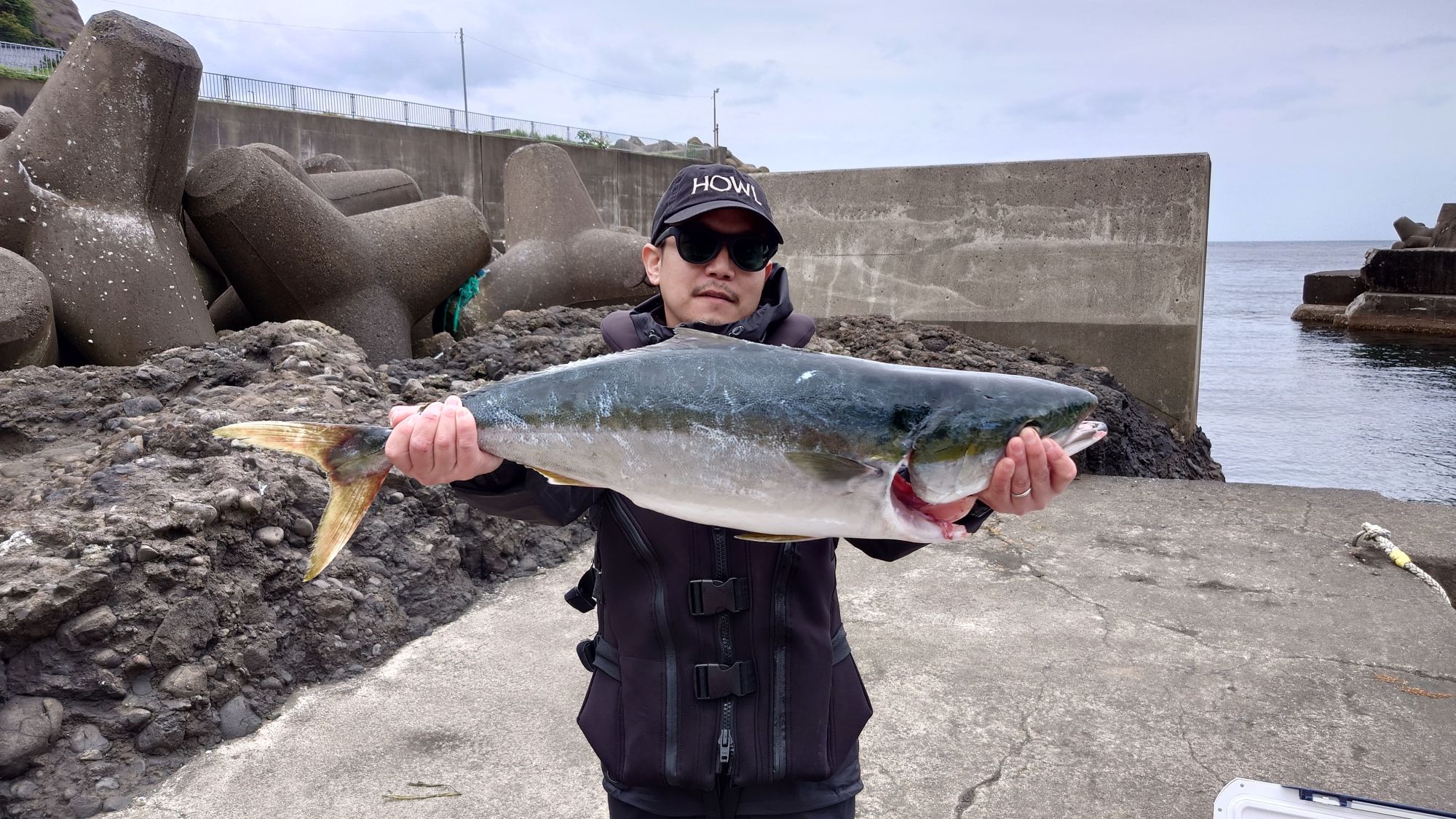 ブリ、83.5cm